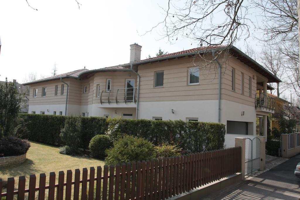 Amore Apartmanhaz Шіофок Екстер'єр фото